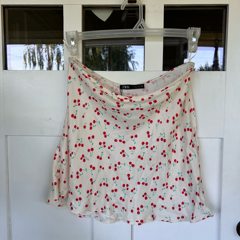 NWT Zara Cream Skirt with Red Cherry Print
